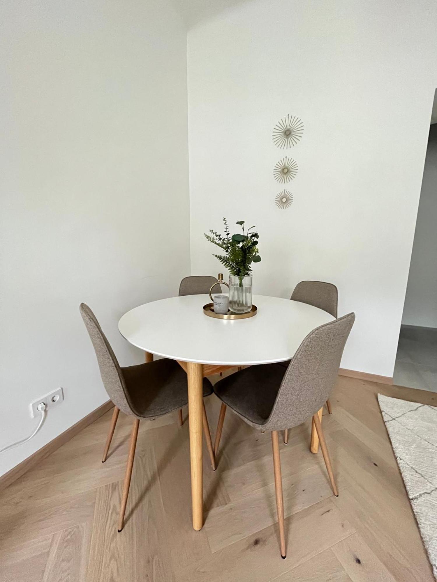 Luxurious One Room Apartment Near Schoenbrunn Palace فيينا المظهر الخارجي الصورة